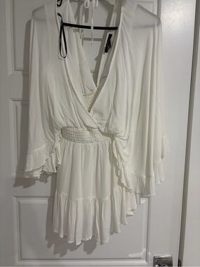 NWT Forever 21 White Ruffle V-Neck Mini Dress